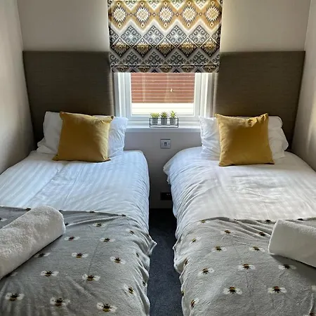 Coopers With Hot Tub