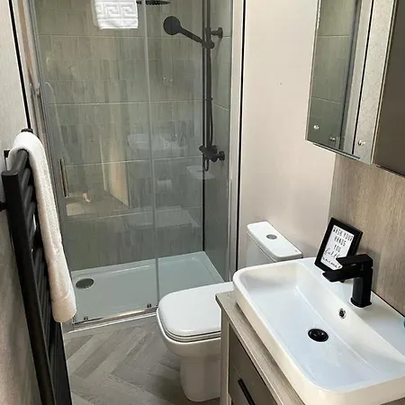 Coopers With Hot Tub